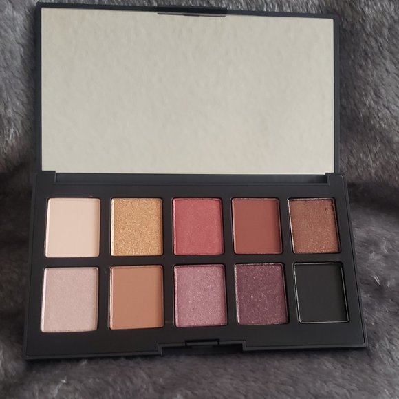 HAUS LABS GLAM ROOM PALETTE NO. 1: FAME $35 - Picture 6 of 9